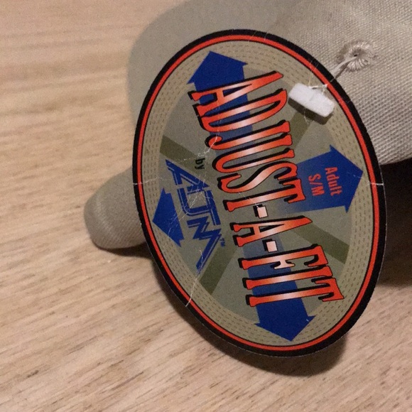 CMT circuit Mont - Tremblant hat - Picture 2 of 3